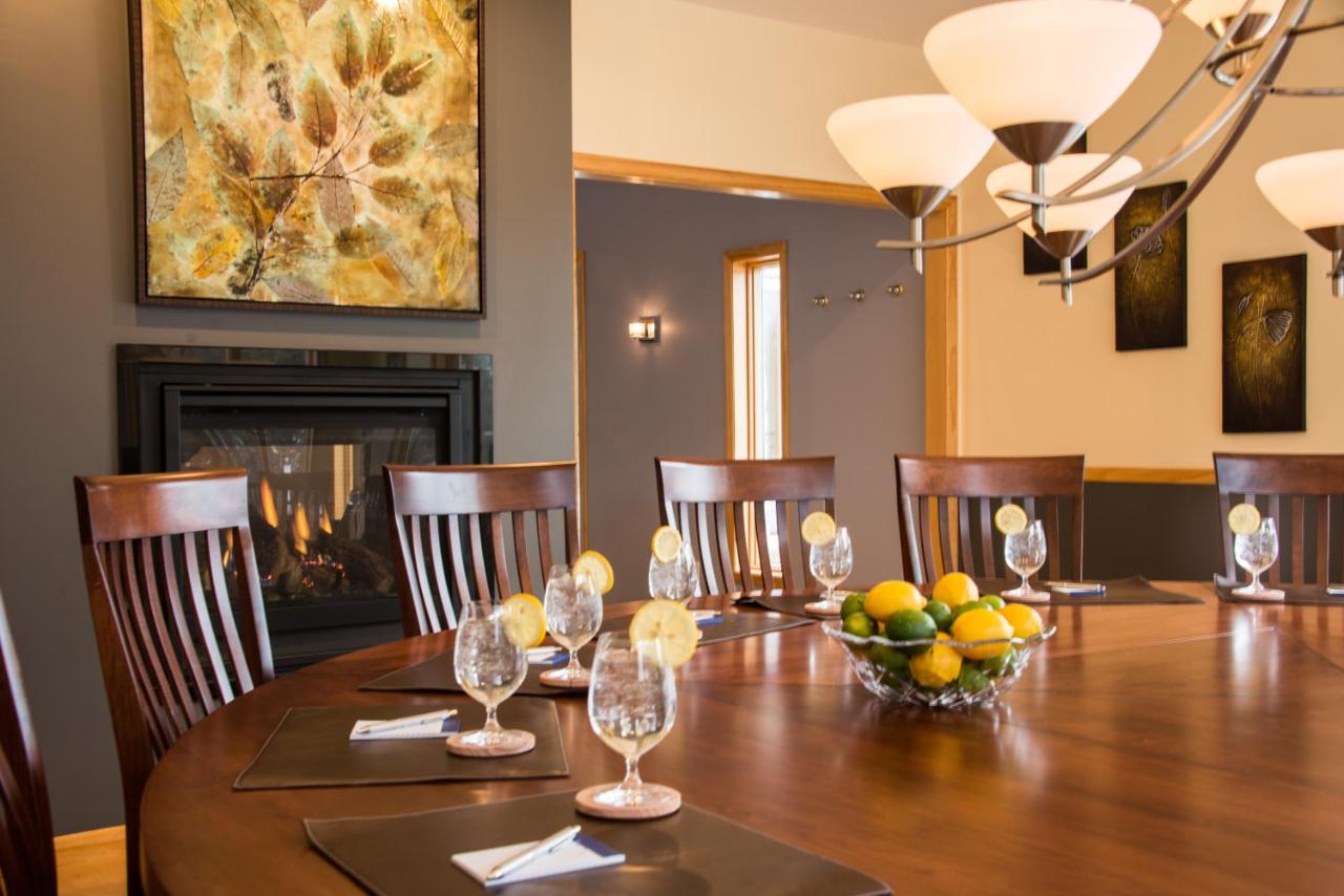 | River Spring Lodge