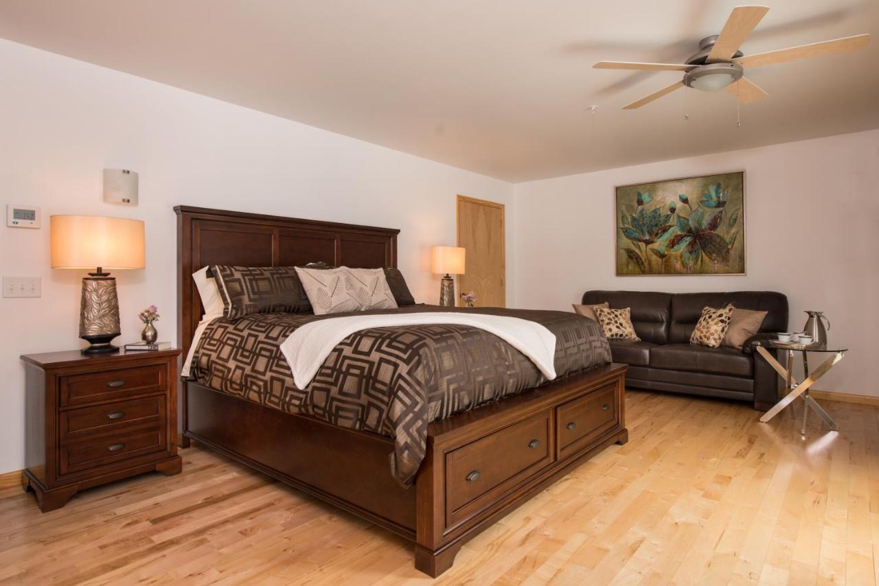| River Spring Lodge