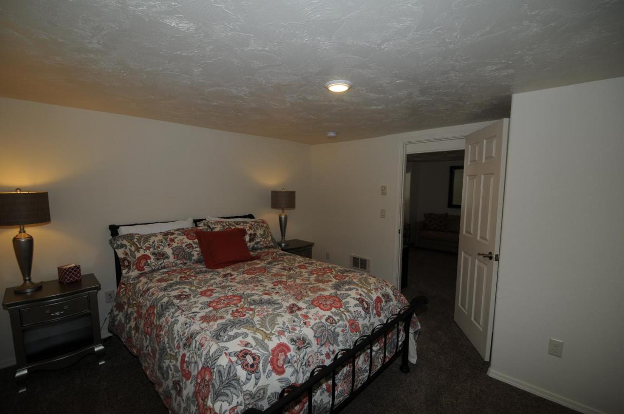 | Fin and Feather Inn