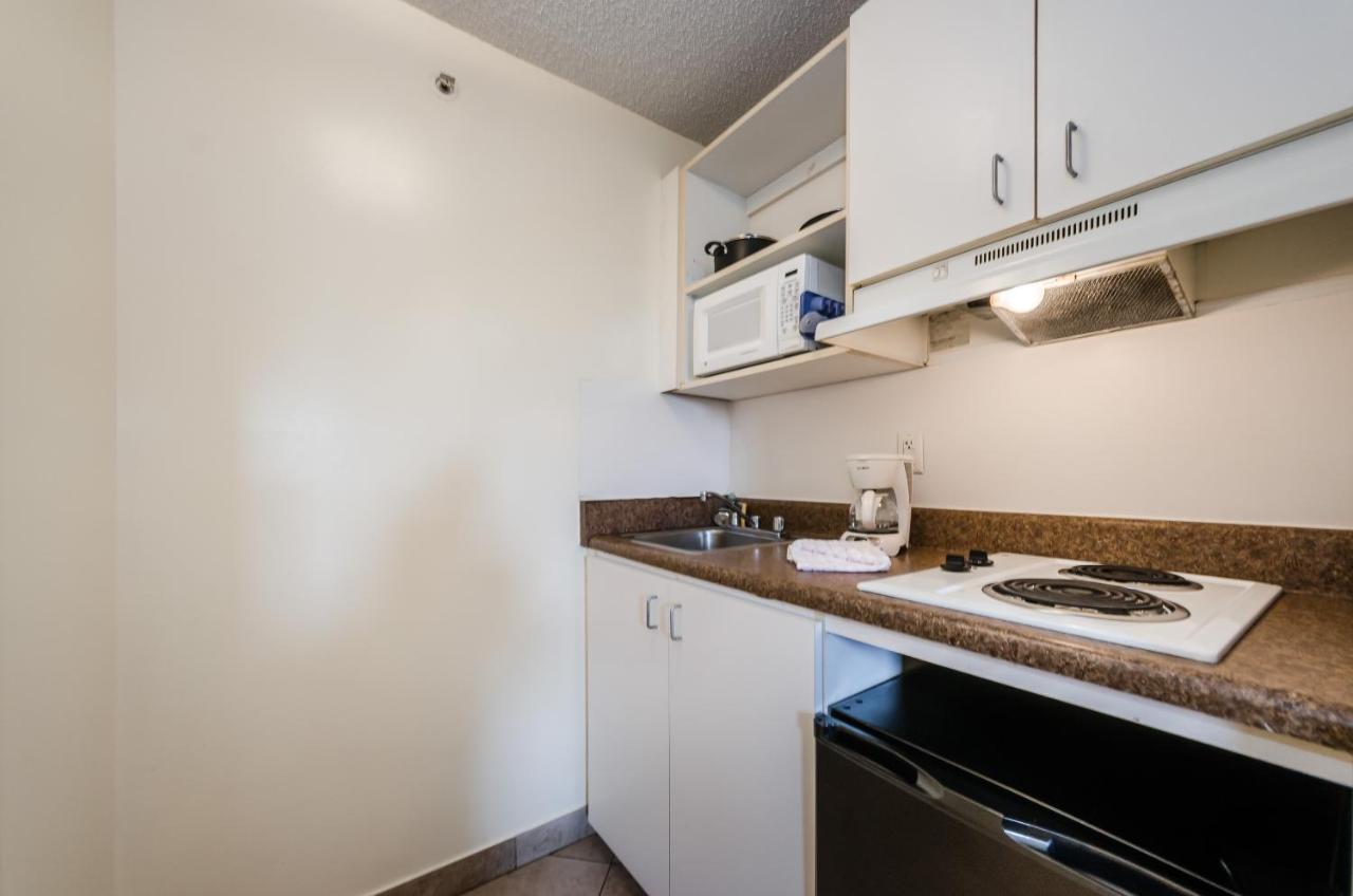 Standard Single Non-Smoking, Kitchenette at Tampa Bay Extended Stay Hotel
