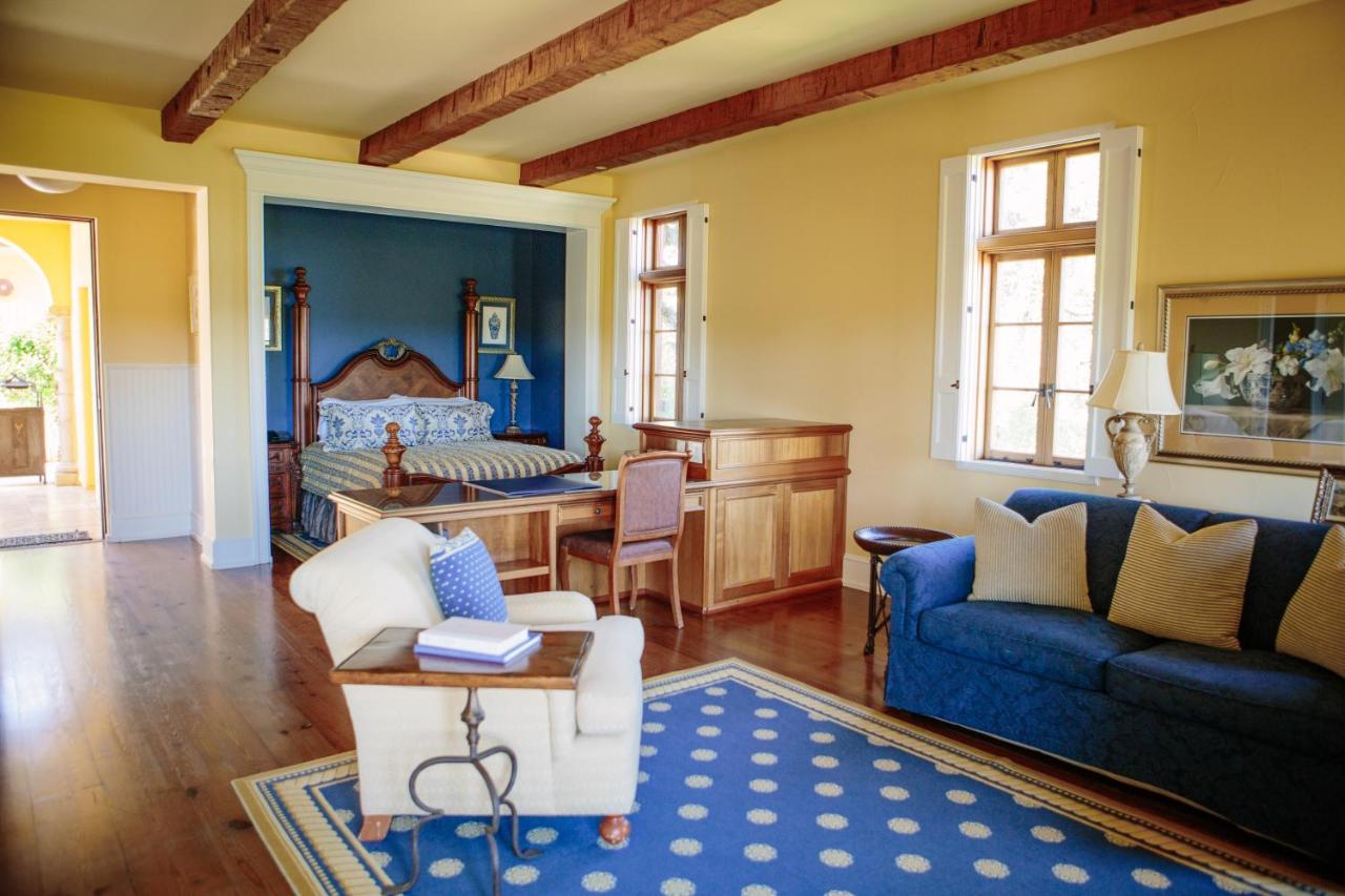| CaliPaso Winery & Villa