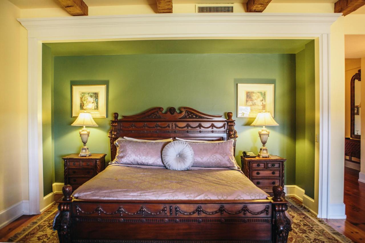 | CaliPaso Winery & Villa