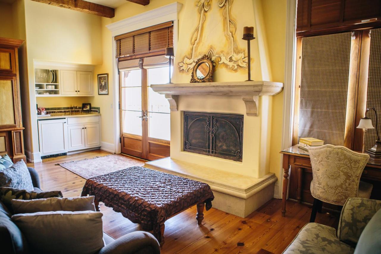 | CaliPaso Winery & Villa