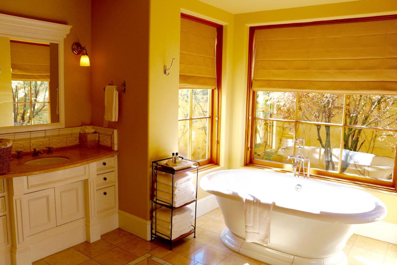 | CaliPaso Winery & Villa