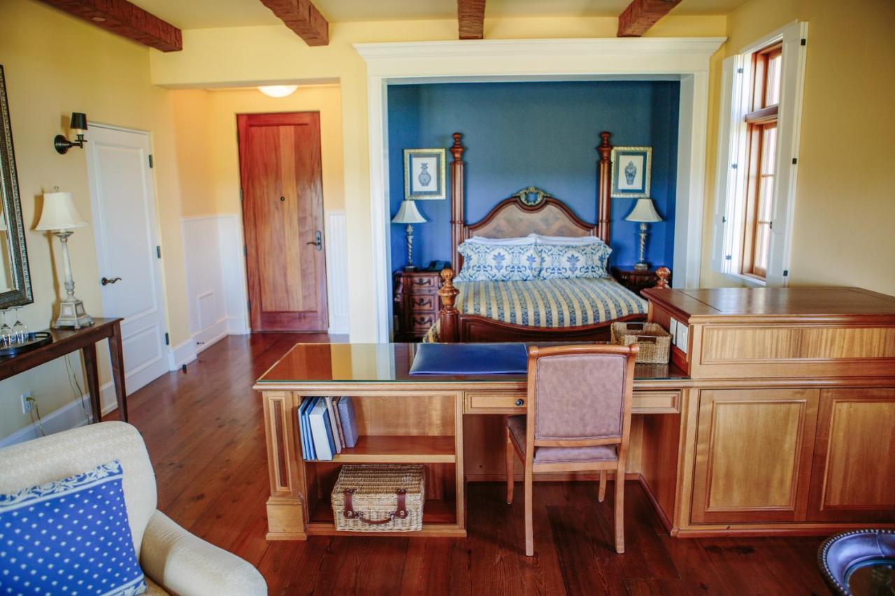 | CaliPaso Winery & Villa