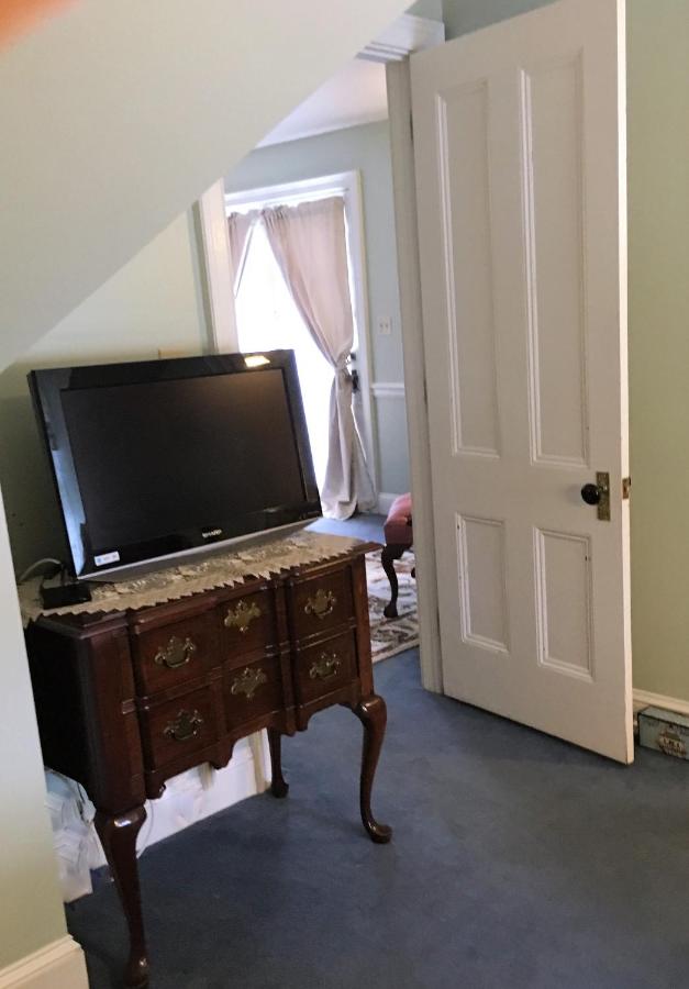 | Parsonage Inn Bed and Breakfast