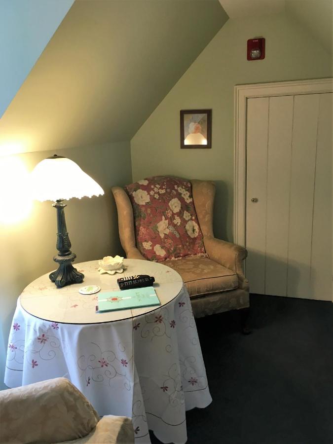 | Parsonage Inn Bed and Breakfast