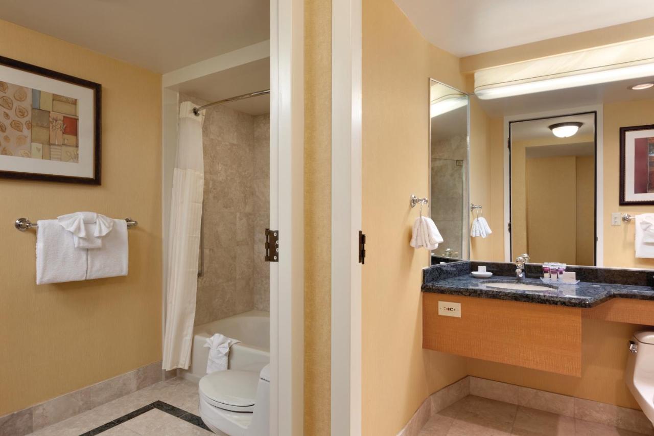 1 Deluxe King Bed Room at Harrah's Lake Tahoe – A Caesars Rewards Destination