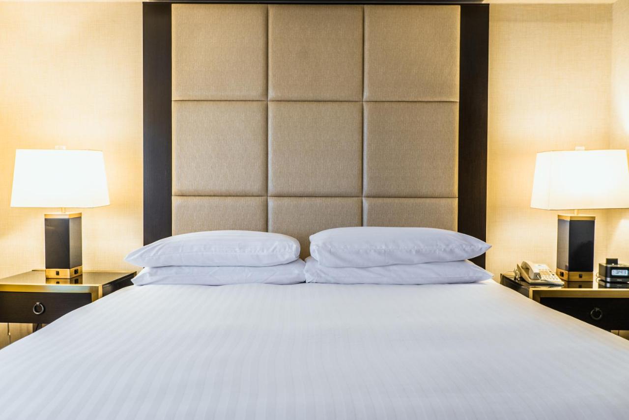 | APA Hotel Woodbridge