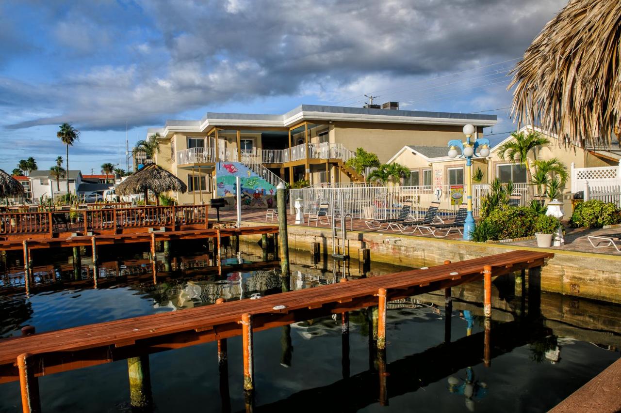 | Bay Palms Waterfront Resort - Hotel and Marina