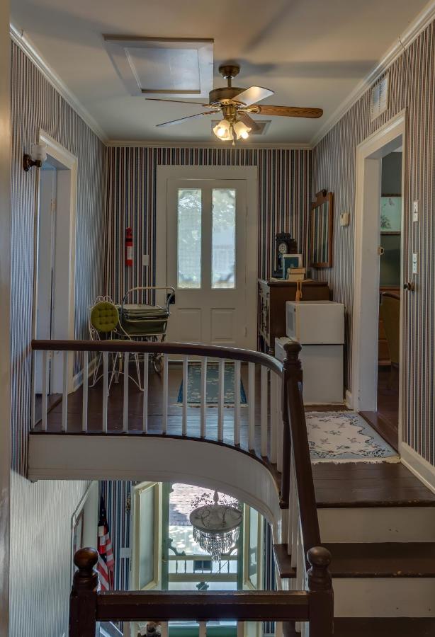 | Carrier Houses Bed & Breakfast
