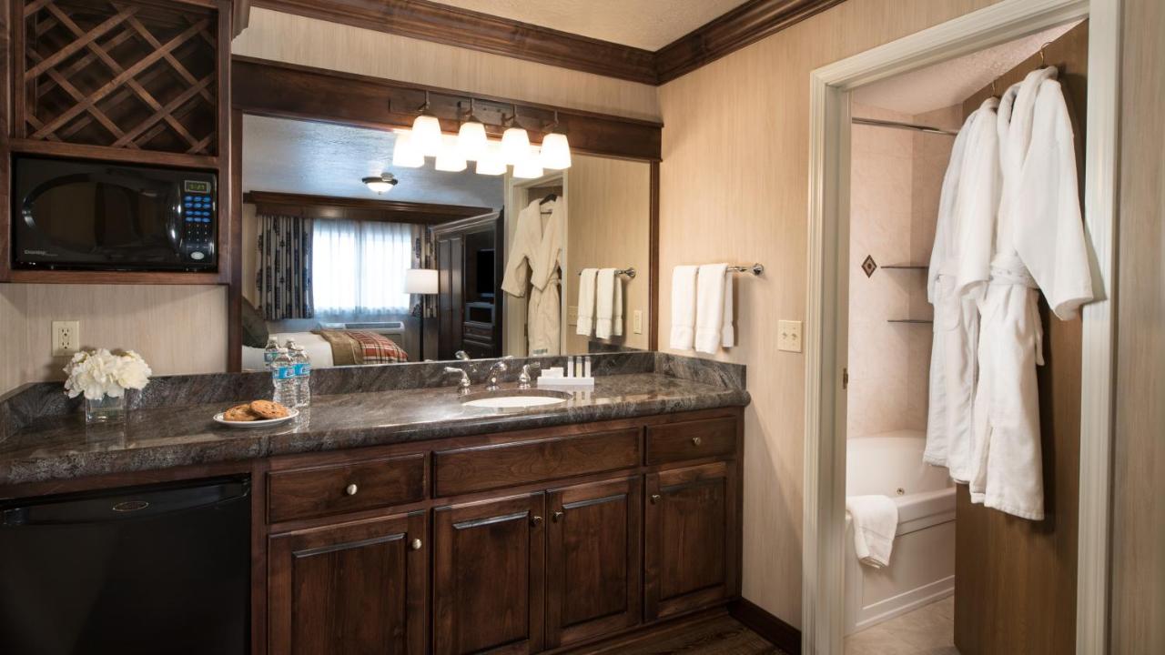 Executive King Suite - Non-Smoking at Best Western Plus Flathead Lake Inn And Suites