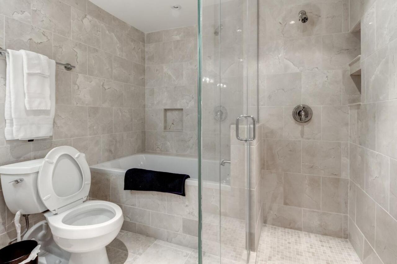 | Heaven on Washington Fully Furnished Apartments