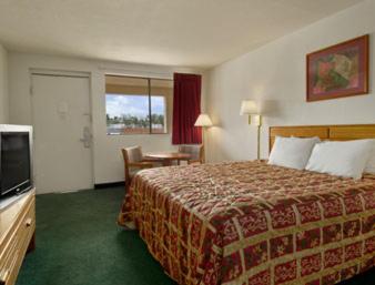 King Room -Smoking at Days Inn by Wyndham Gallup