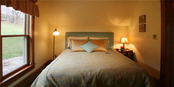 | Breezy Hill Inn