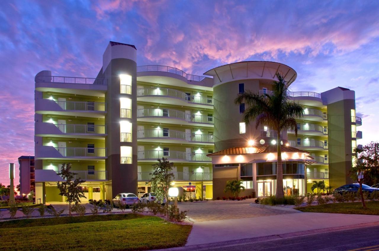 | Crystal Palms Beach Resort - No Resort Fees