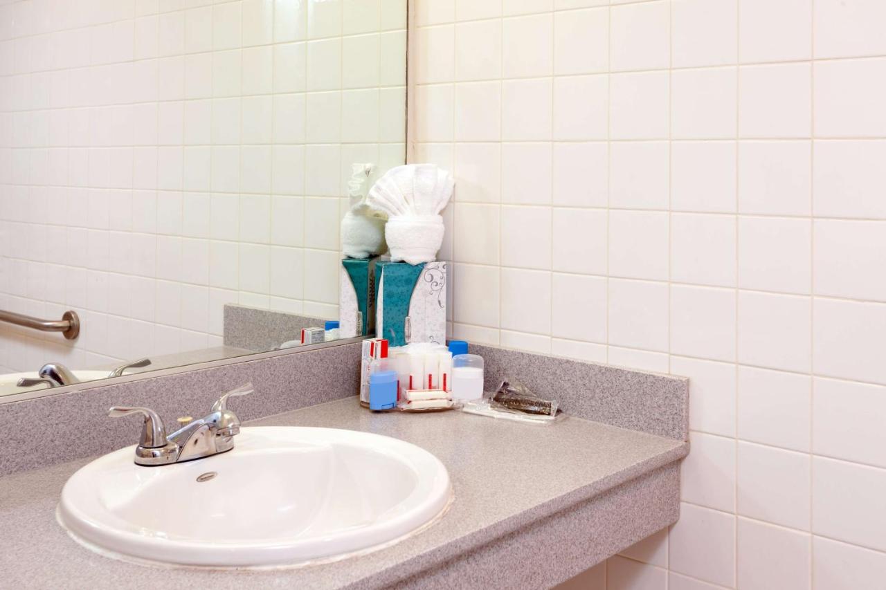 Double Room with Two Double Beds at Ramada Plaza by Wyndham West Hollywood Hotel & Suites