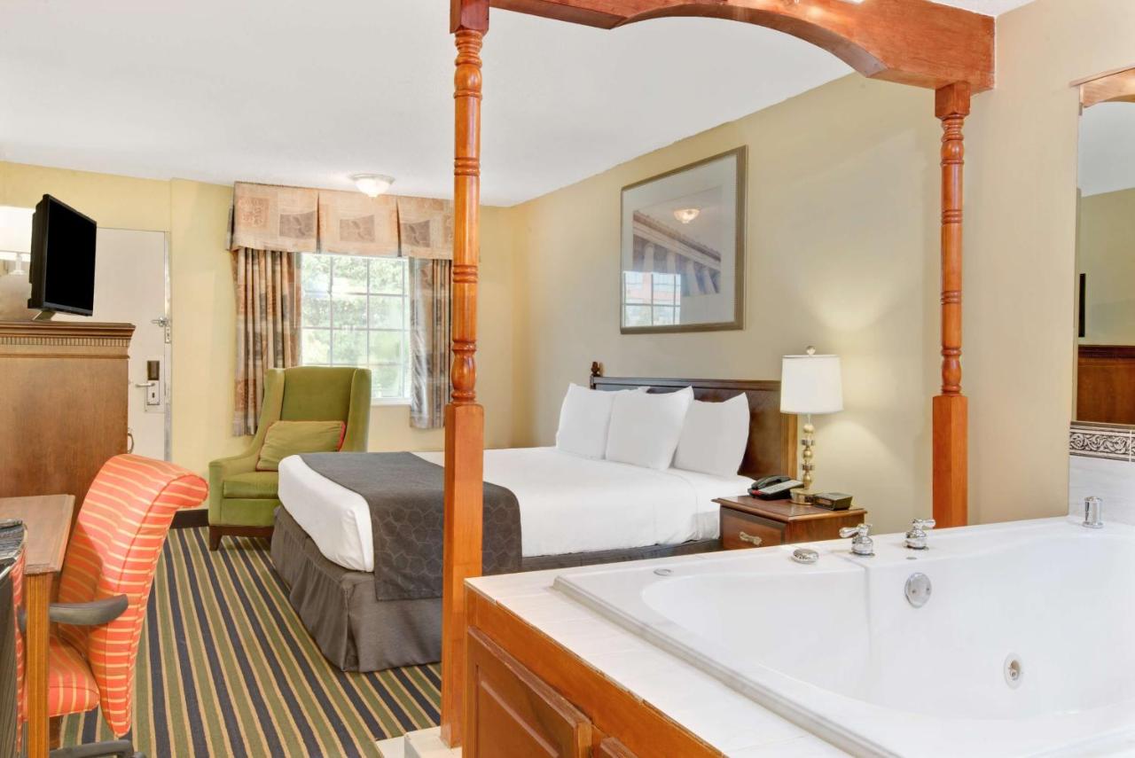 King Studio Suite - Non-Smoking at Days Inn by Wyndham Towson