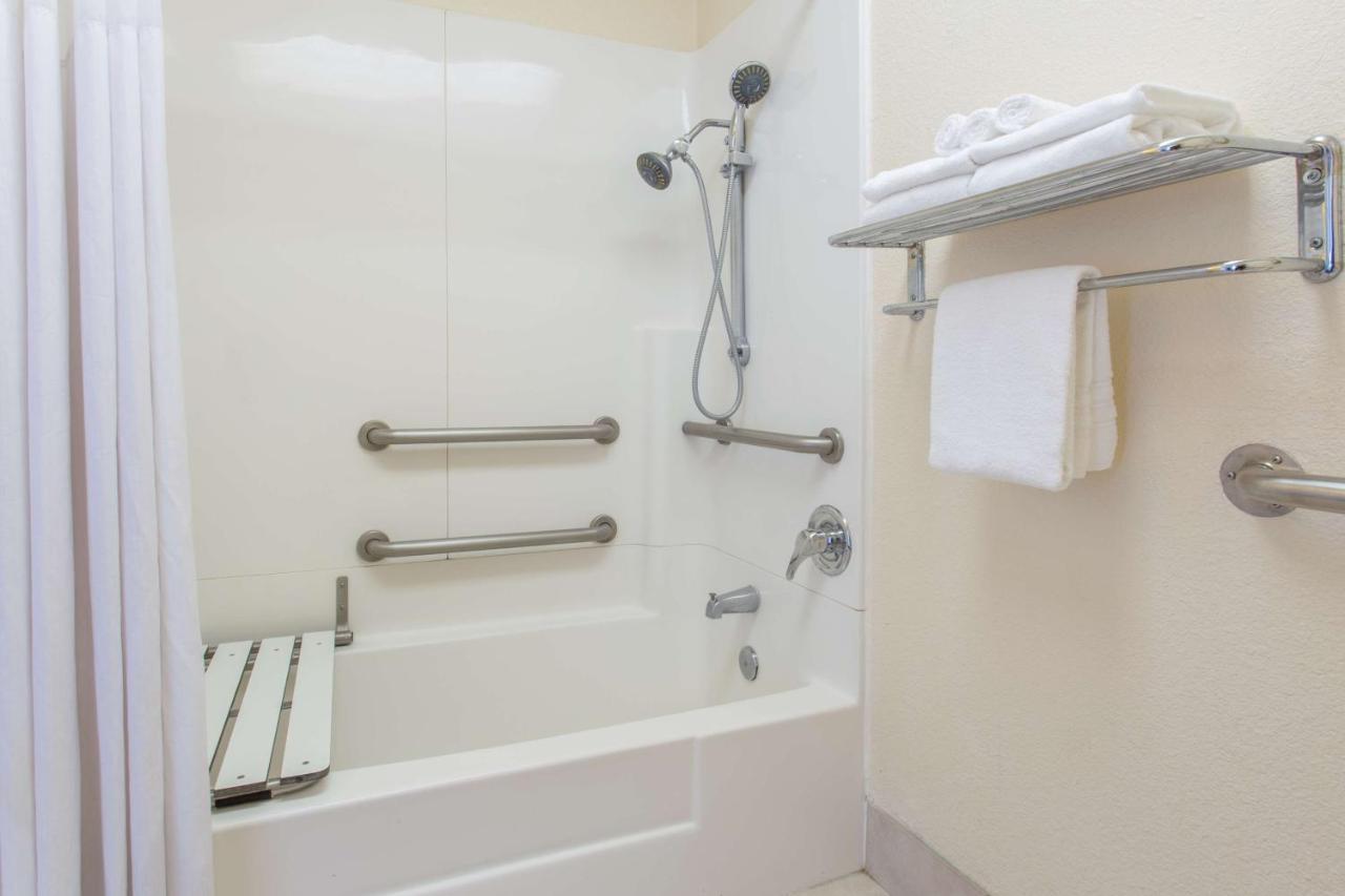 King Room - Disability Access/Non-Smoking at Days Inn by Wyndham Modesto