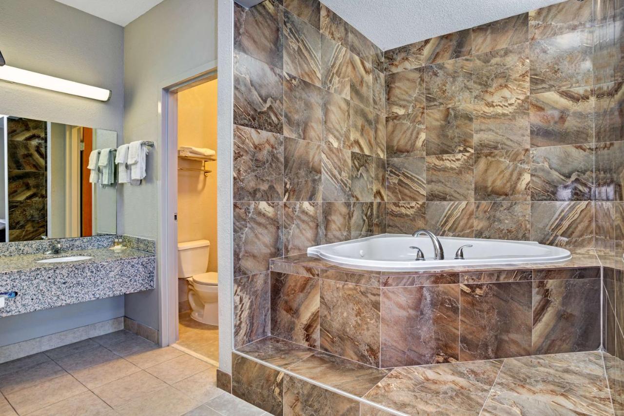 King Studio Suite -  Non-Smoking at Days Inn by Wyndham Hernando