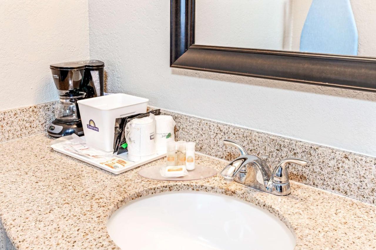 King Room - Non-Smoking at Cabana Inn & Suites