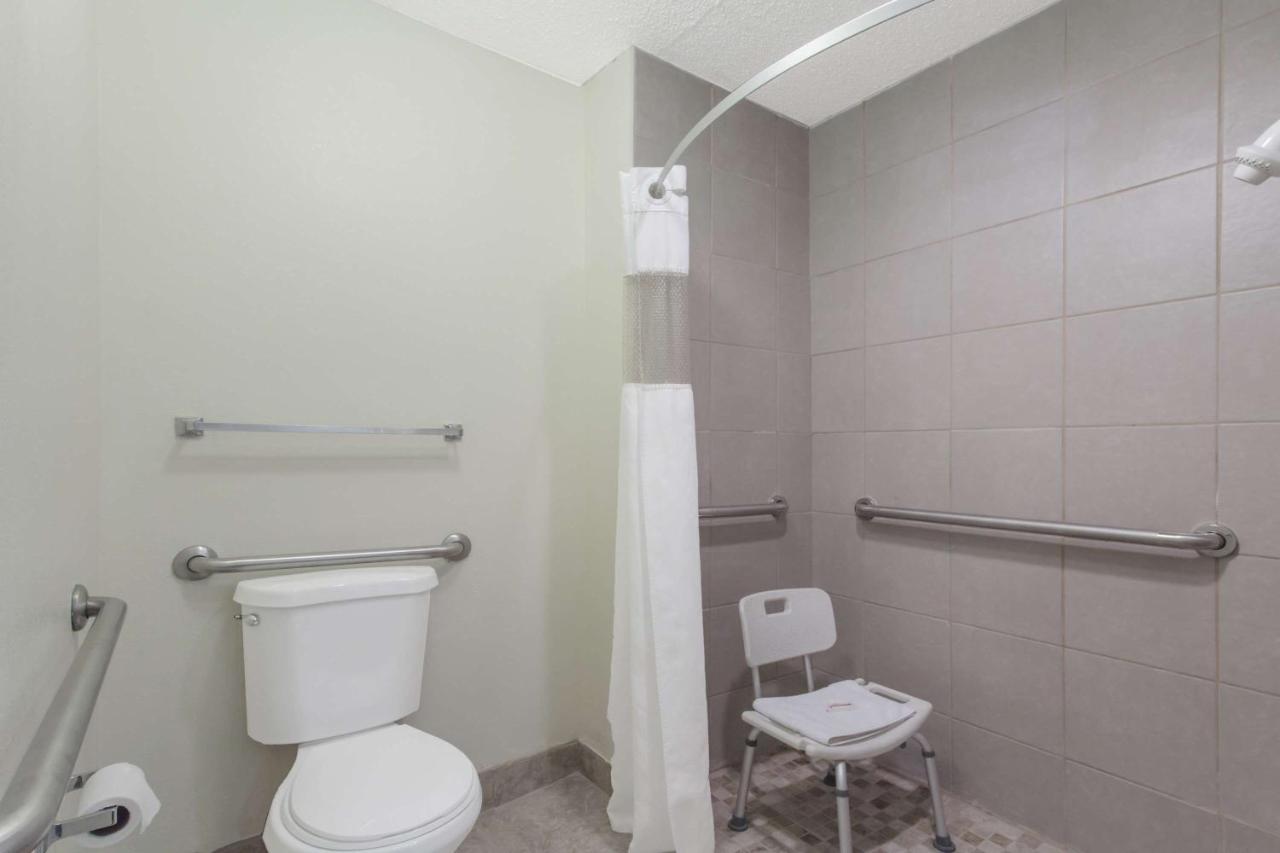Queen Room with Two Queen Beds - Mobility Access/Non-Smoking at Travelodge by Wyndham Clarksville
