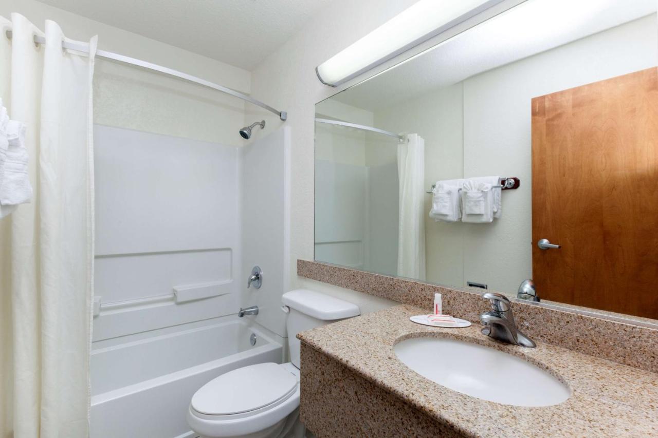 Studio Suite with Two Queen Beds and Bunk Bed - Non-Smoking at Super 8 by Wyndham Flagstaff