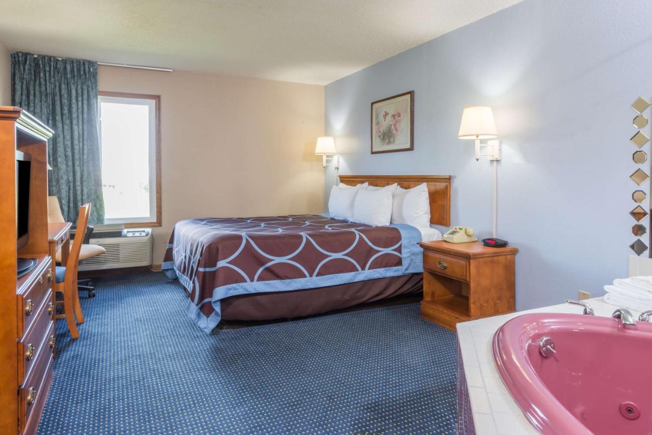 King Suite with Spa Bath - Non-Smoking at Super 8 by Wyndham O'Fallon MO/St. Louis Area