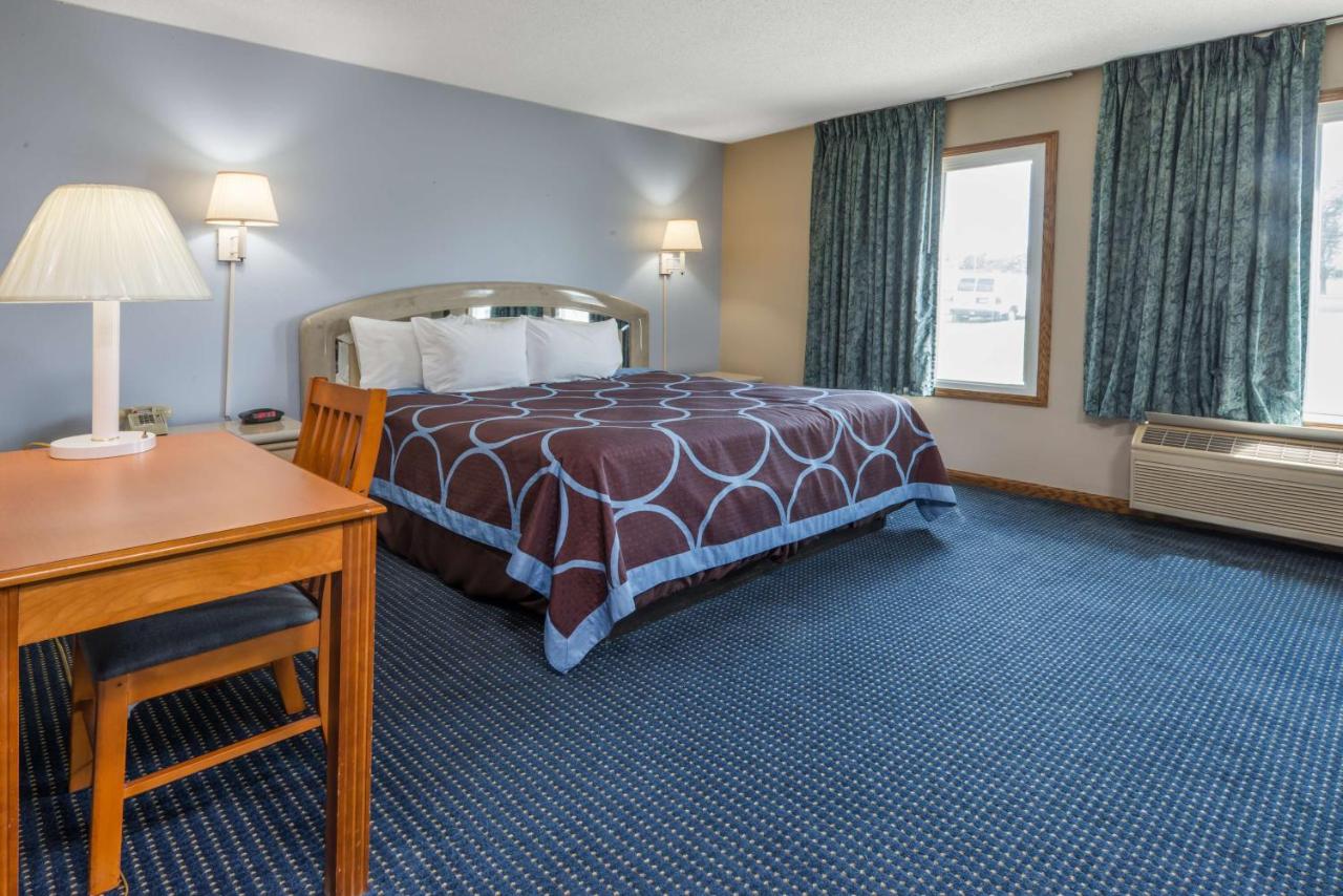 King Suite with Spa Bath - Non-Smoking at Super 8 by Wyndham O'Fallon MO/St. Louis Area