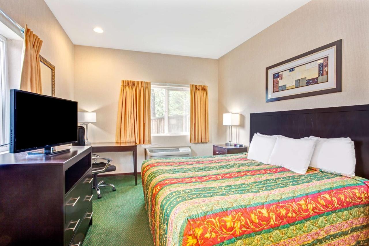 Standard Room at Days Inn by Wyndham Seattle Aurora