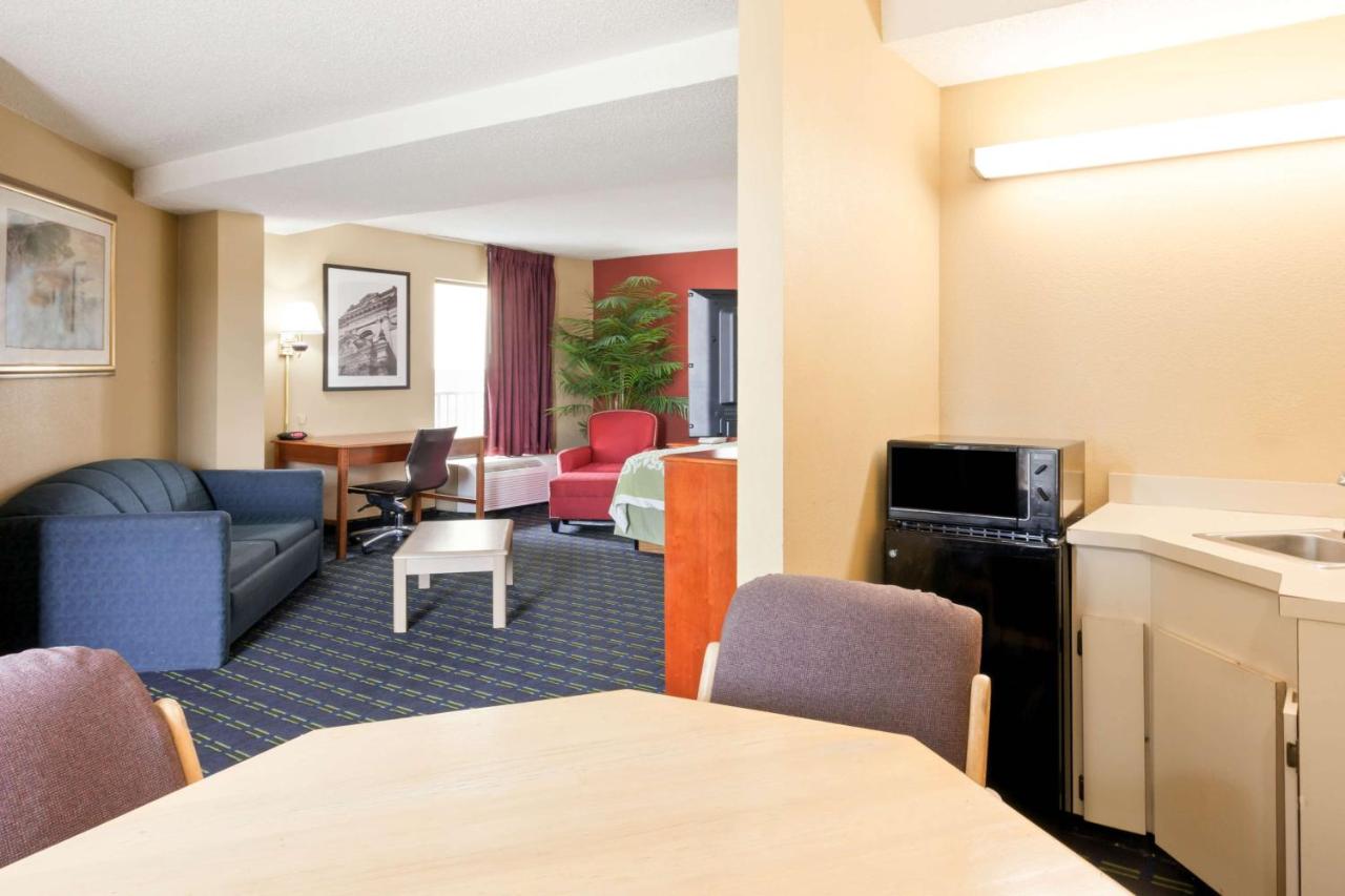 King Studio Suite - Smoking at SHELBY INN
