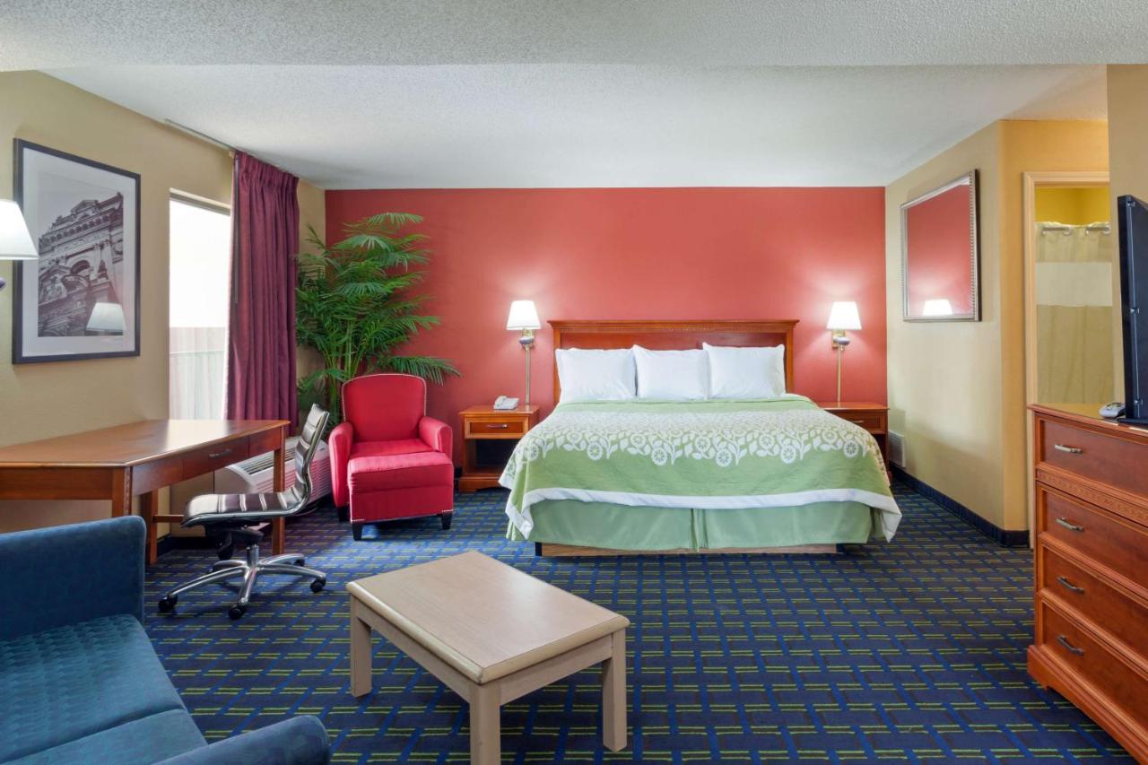 King Studio Suite - Smoking at SHELBY INN