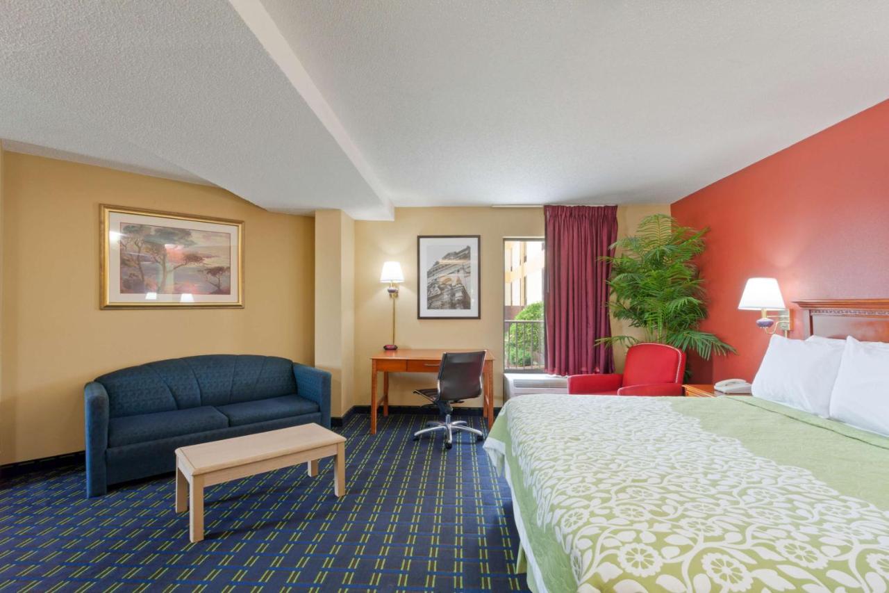 King Studio Suite - Smoking at SHELBY INN