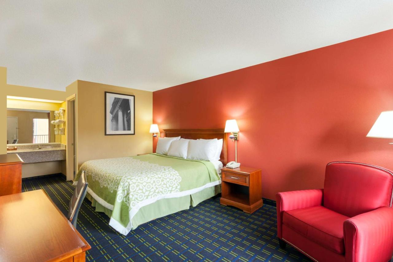 King Room - Non-Smoking at SHELBY INN