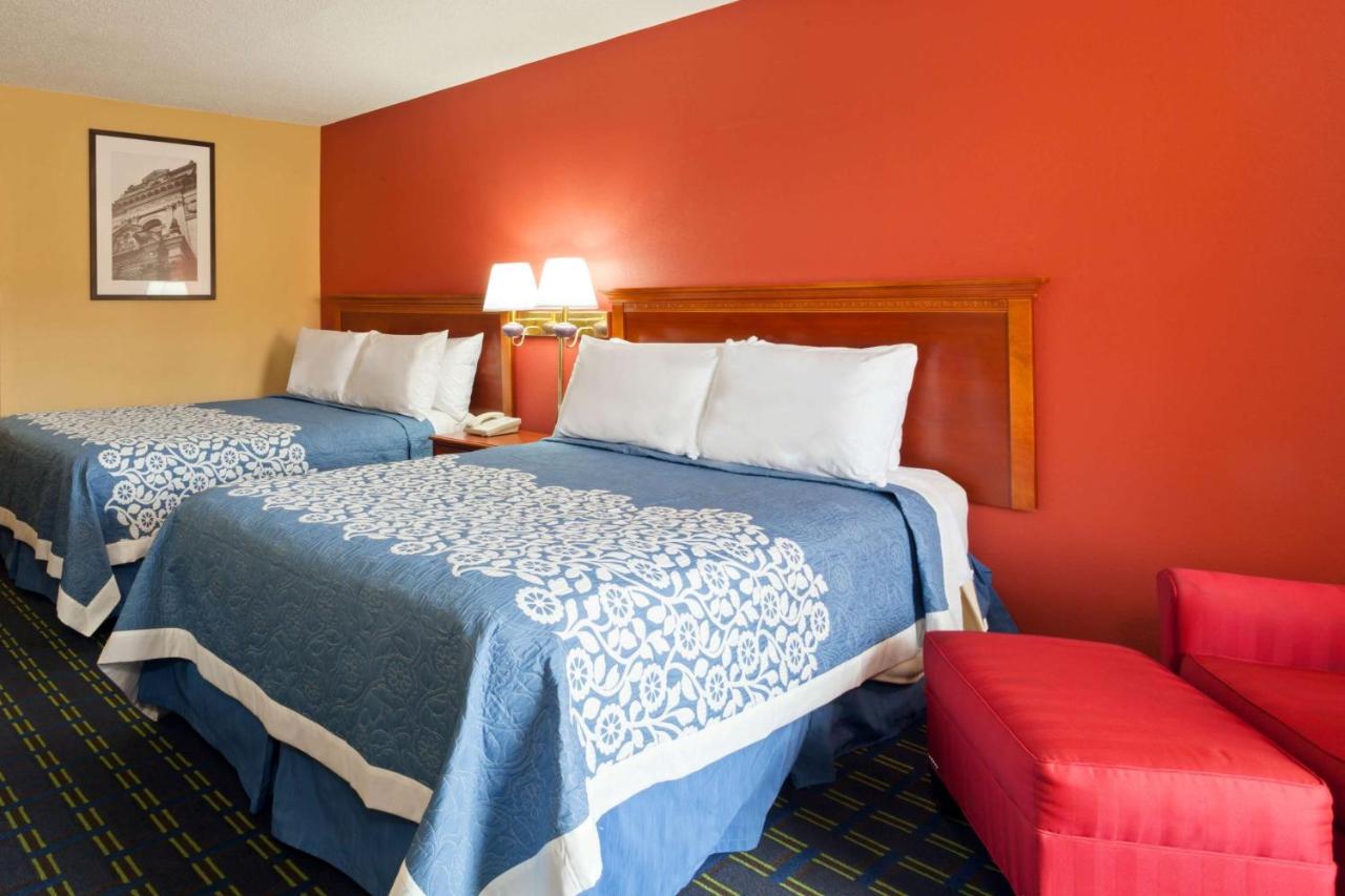 Double Room with Two Double Beds - Smoking at SHELBY INN