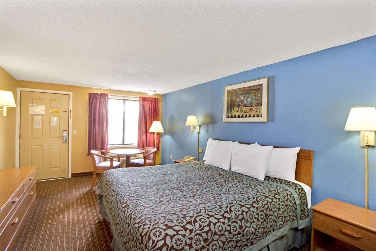 King Room - Disability Access/Non-Smoking at Days Inn by Wyndham Lawrenceville