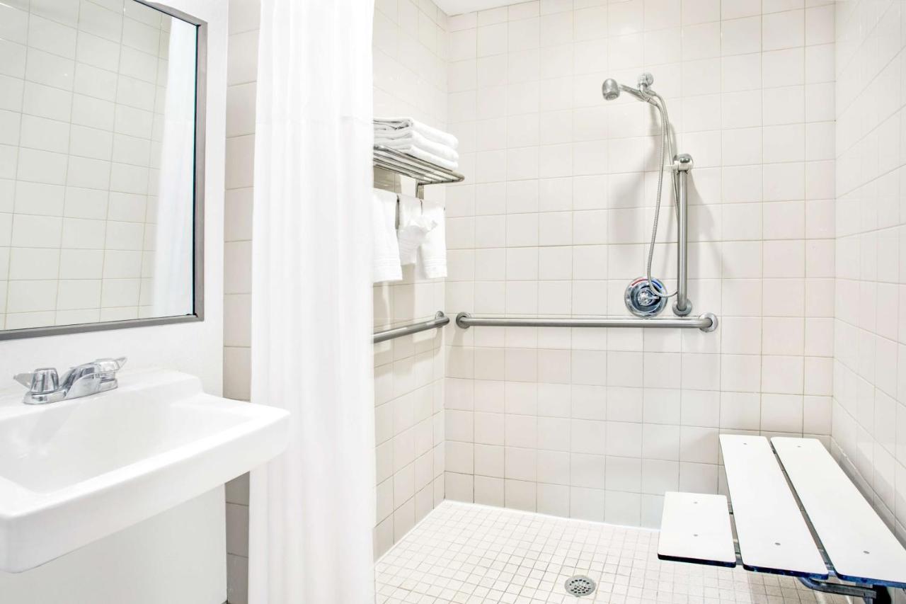 Accessible King Room at Lexington by Hotel RL Miami Beach