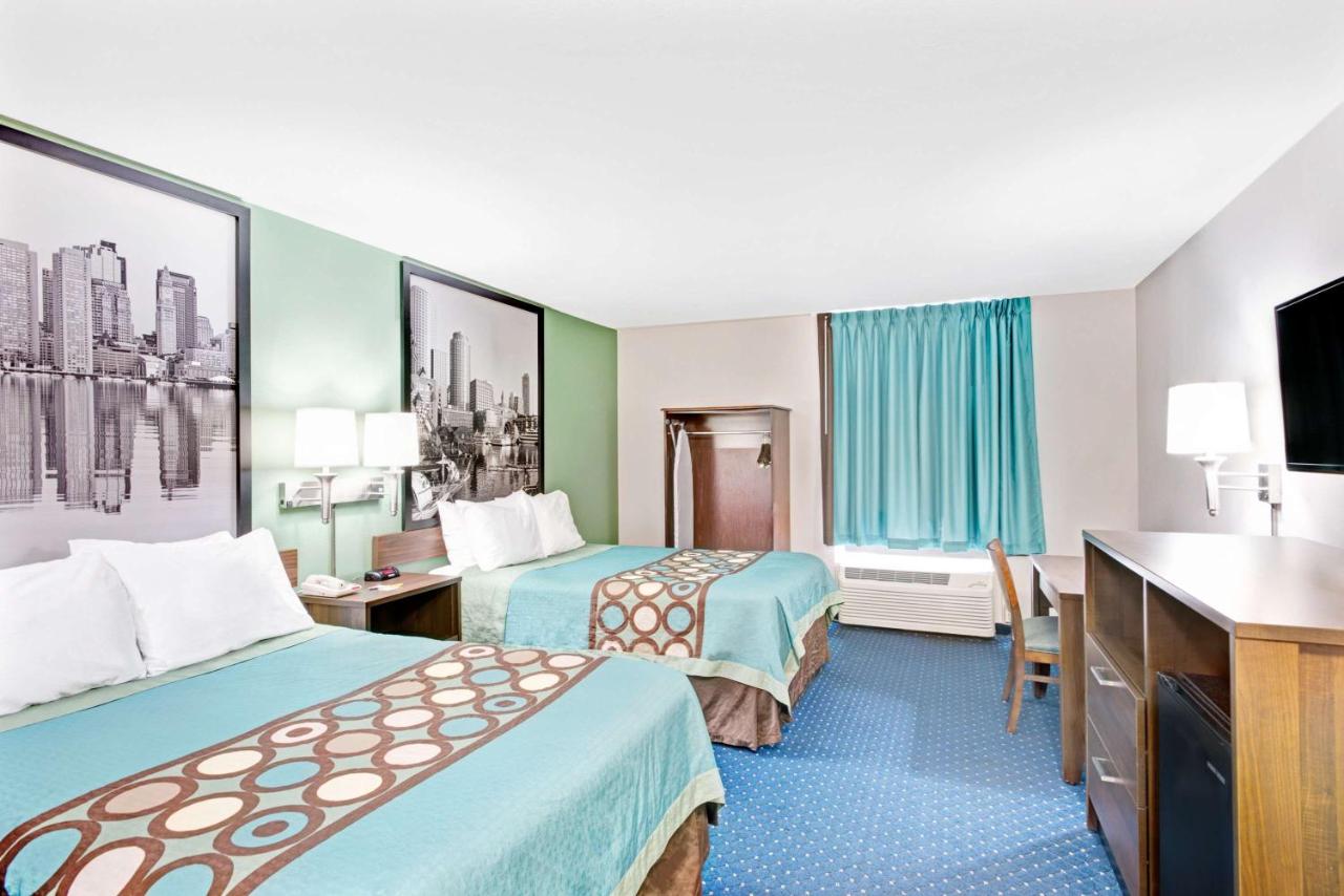 Double Room with Two Double Beds - Smoking at Super 8 by Wyndham Brockton