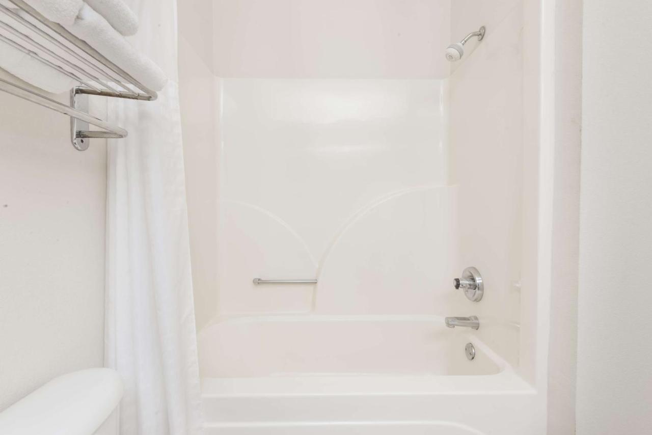 King Suite - Non-Smoking at Days Inn by Wyndham Montgomery