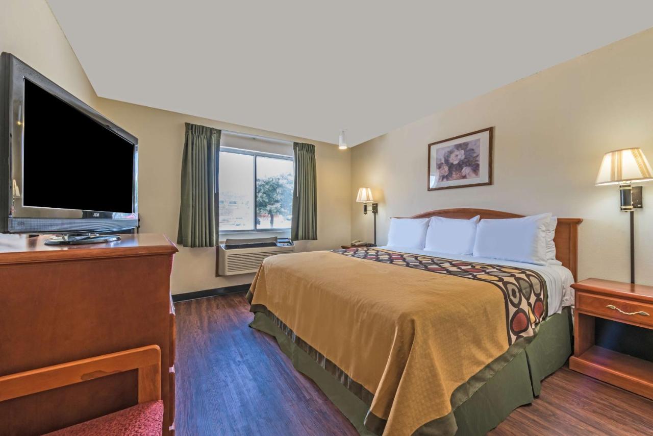King Room - Non-Smoking at Super 8 by Wyndham Denton