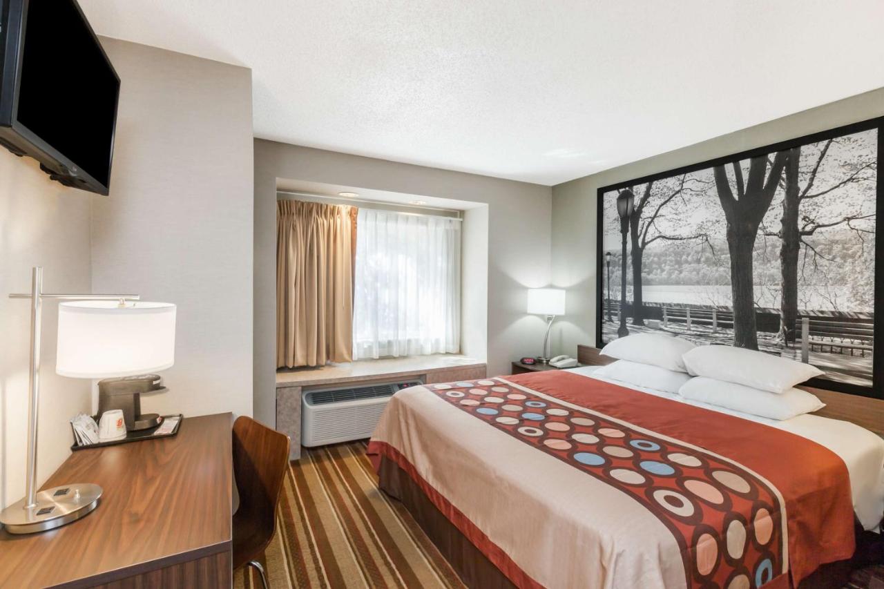 King Room - Non-Smoking at Super 8 by Wyndham Schenectady/Albany Area