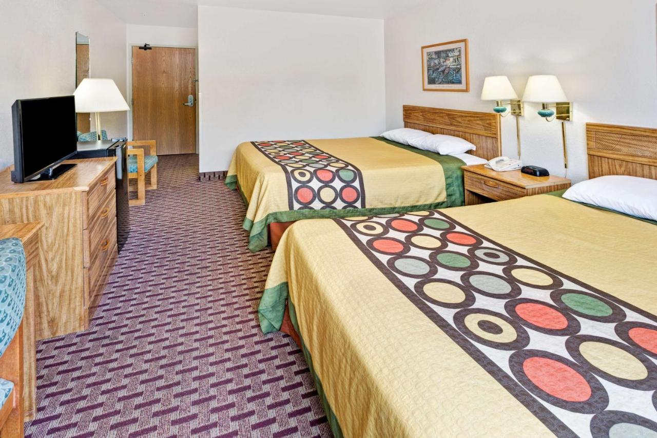 Queen Room with Two Queen Beds - Non-Smoking at Super 8 by Wyndham Canonsburg/Pittsburgh Area