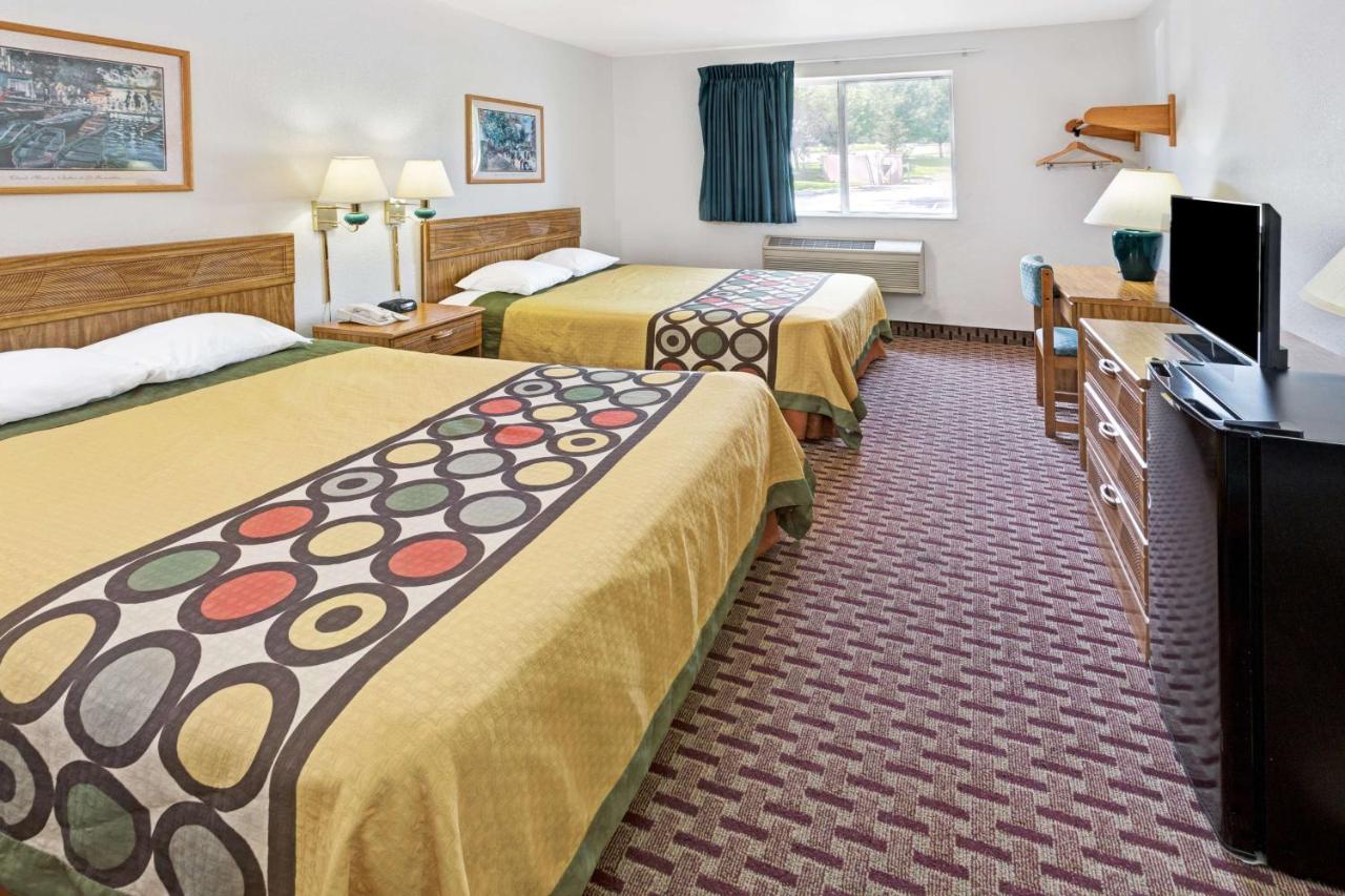 Queen Room with Two Queen Beds - Non-Smoking at Super 8 by Wyndham Canonsburg/Pittsburgh Area