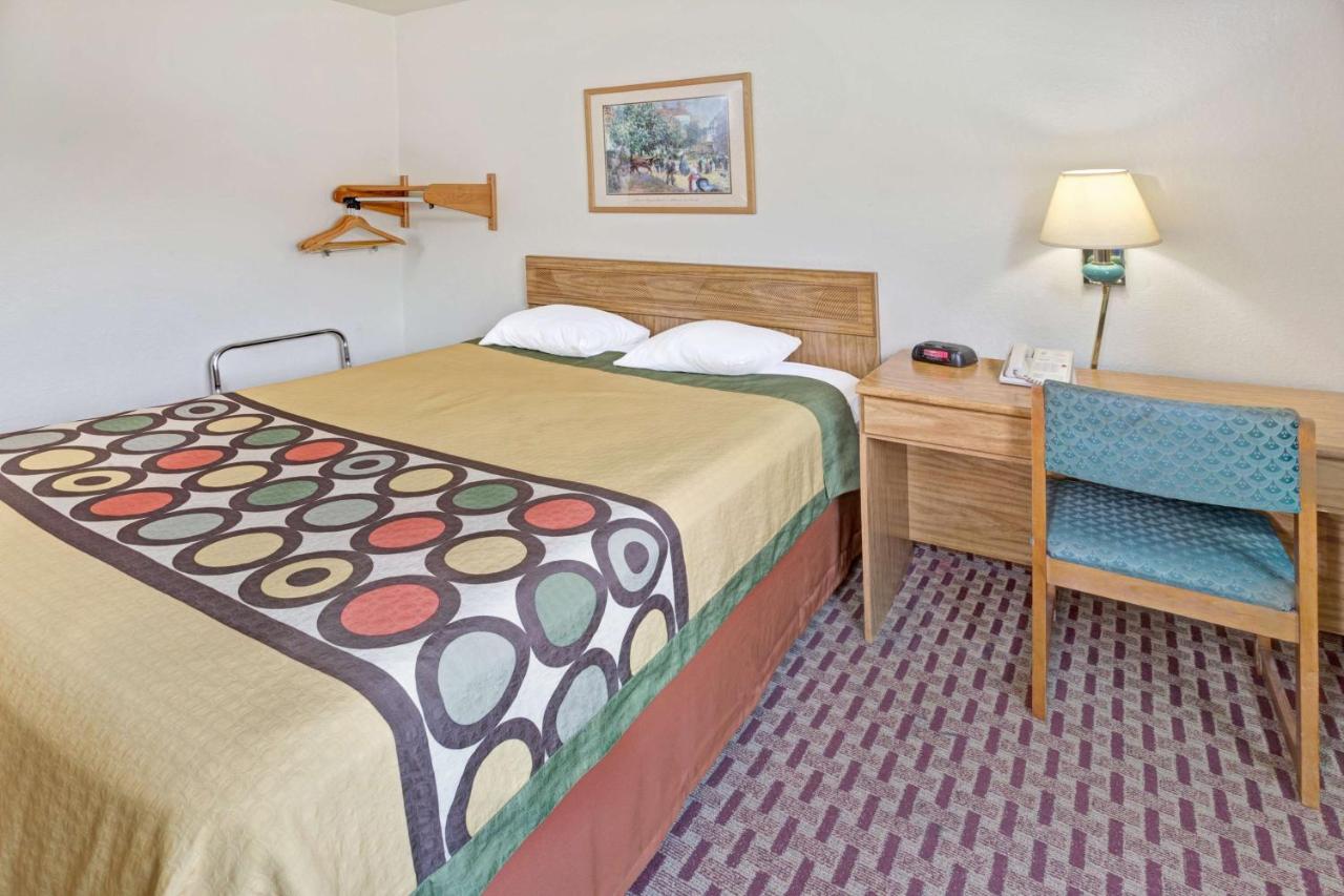 Queen Room - Non-Smoking at Super 8 by Wyndham Canonsburg/Pittsburgh Area