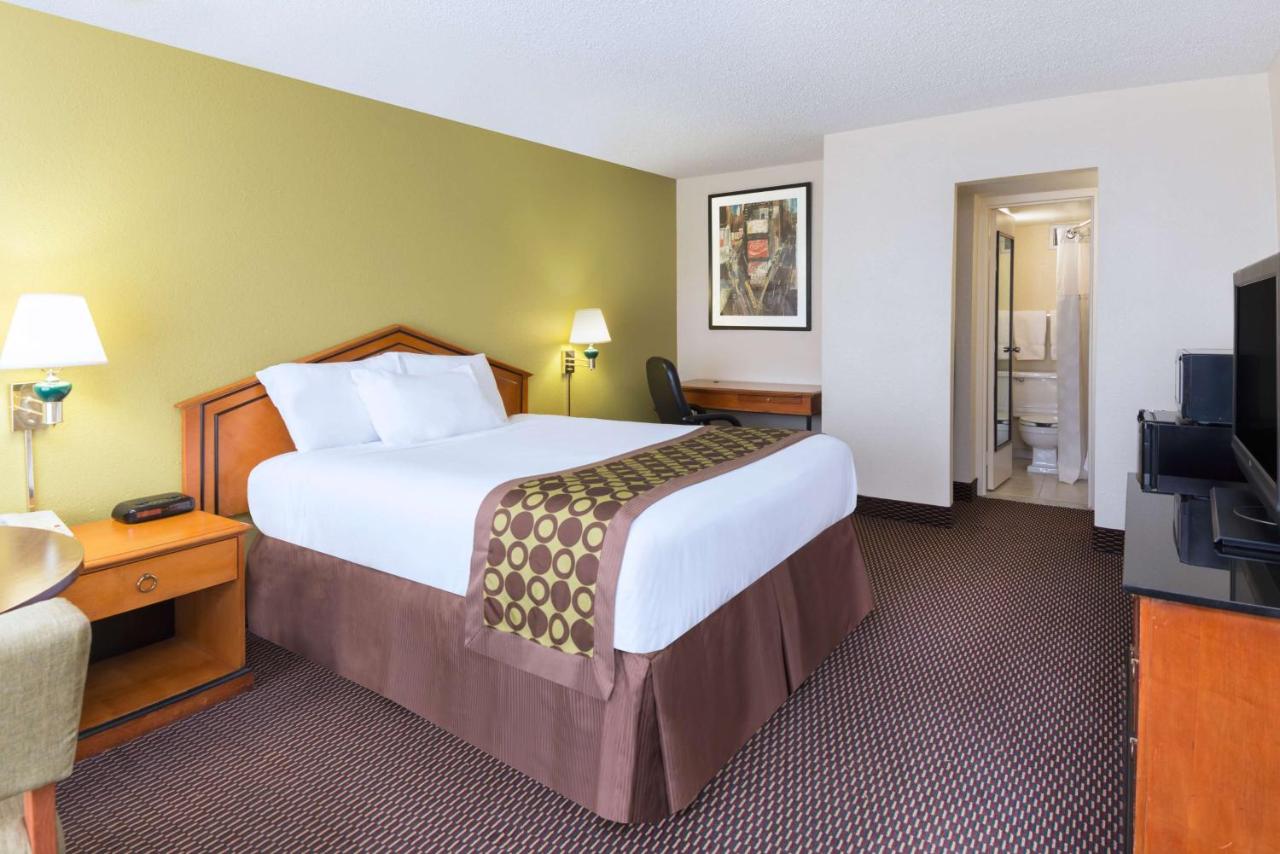 Queen Room with Pool View - Non-Smoking at Ramada by Wyndham Pikesville/Baltimore North