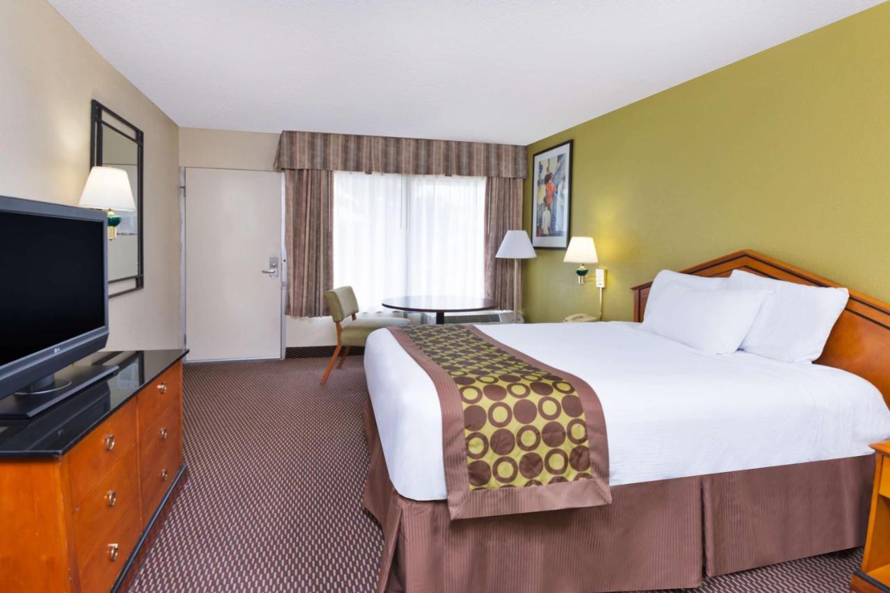 King Studio Suite with Pool View - Non-Smoking at Ramada by Wyndham Pikesville/Baltimore North