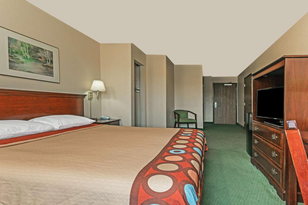 King Room - Non-Smoking at Harvest Inn, Dixon/ UC Davis.