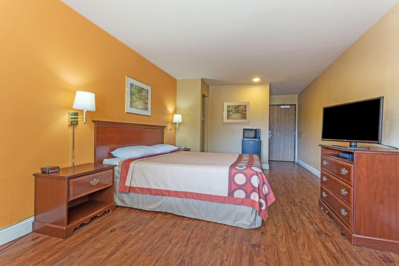 King Room - Non-Smoking at Harvest Inn, Dixon/ UC Davis.
