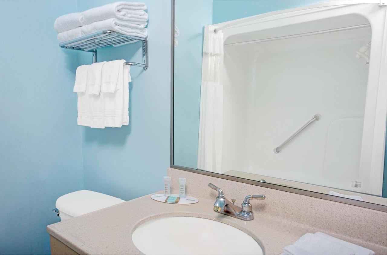 Deluxe Queen Room with Two Queen Beds - Non-Smoking at Travelodge by Wyndham Bishop