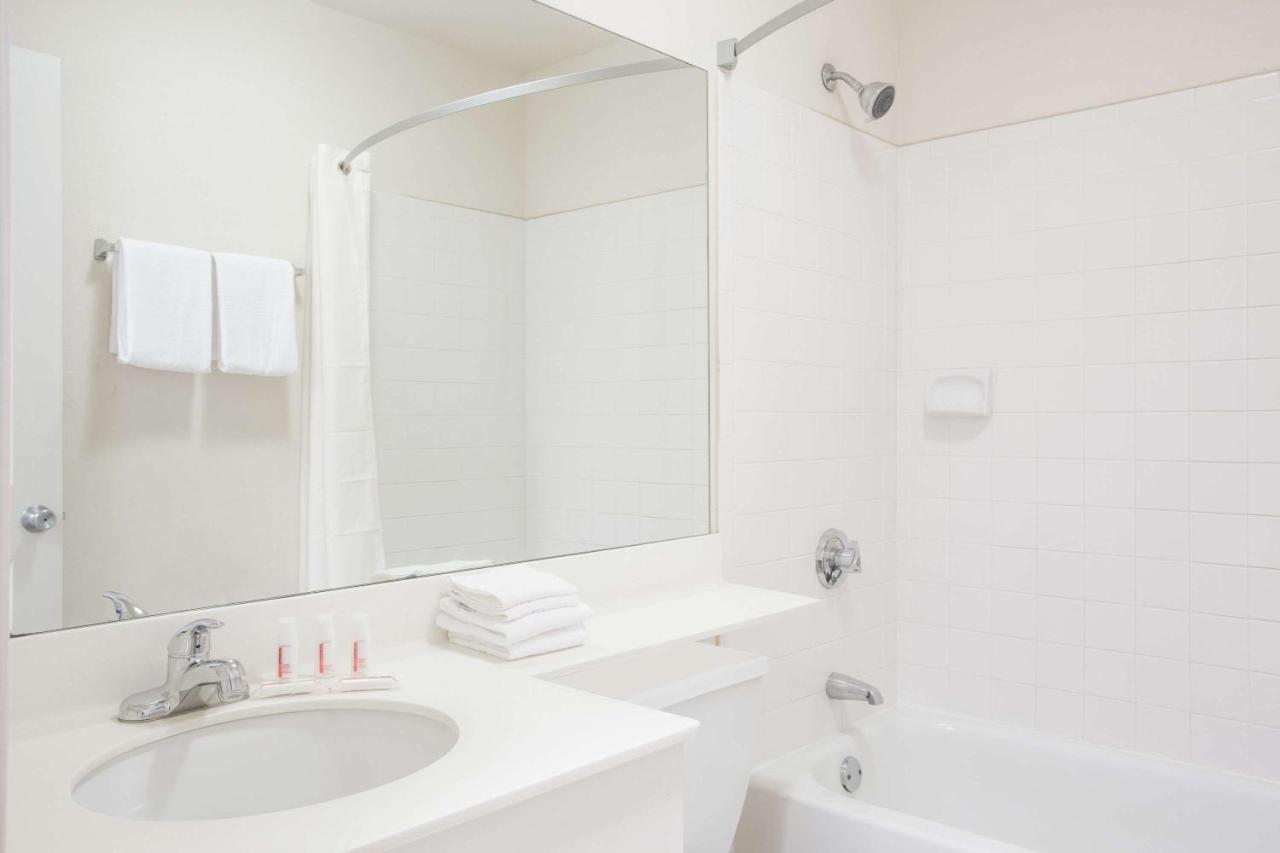 Double Room with Two Double Beds - Smoking at Super 8 by Wyndham Lavonia